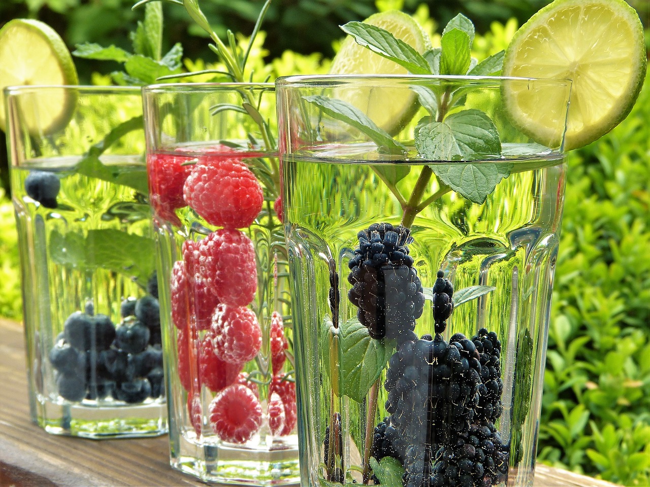red fruit mint detox wtaer