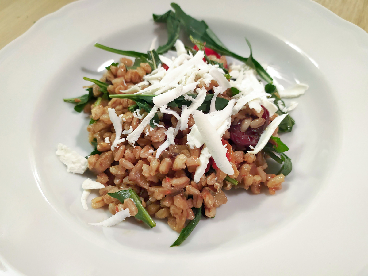 Pearled spelt salad alla norma