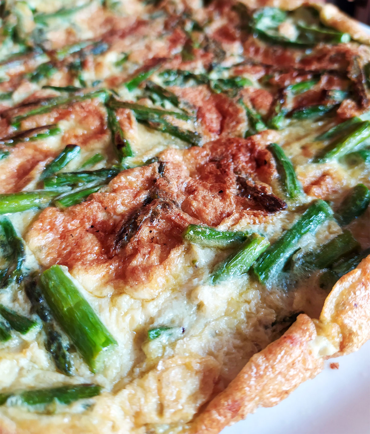 close up asparagus crispy frittata